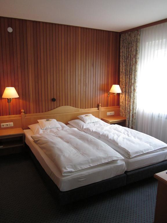 Gasthof Rodachtal Mit Gaestehaus Katharina Schwarzenbach am Wald Chambre photo
