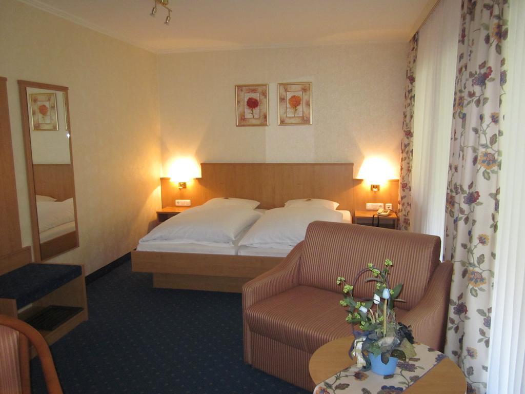 Gasthof Rodachtal Mit Gaestehaus Katharina Schwarzenbach am Wald Chambre photo