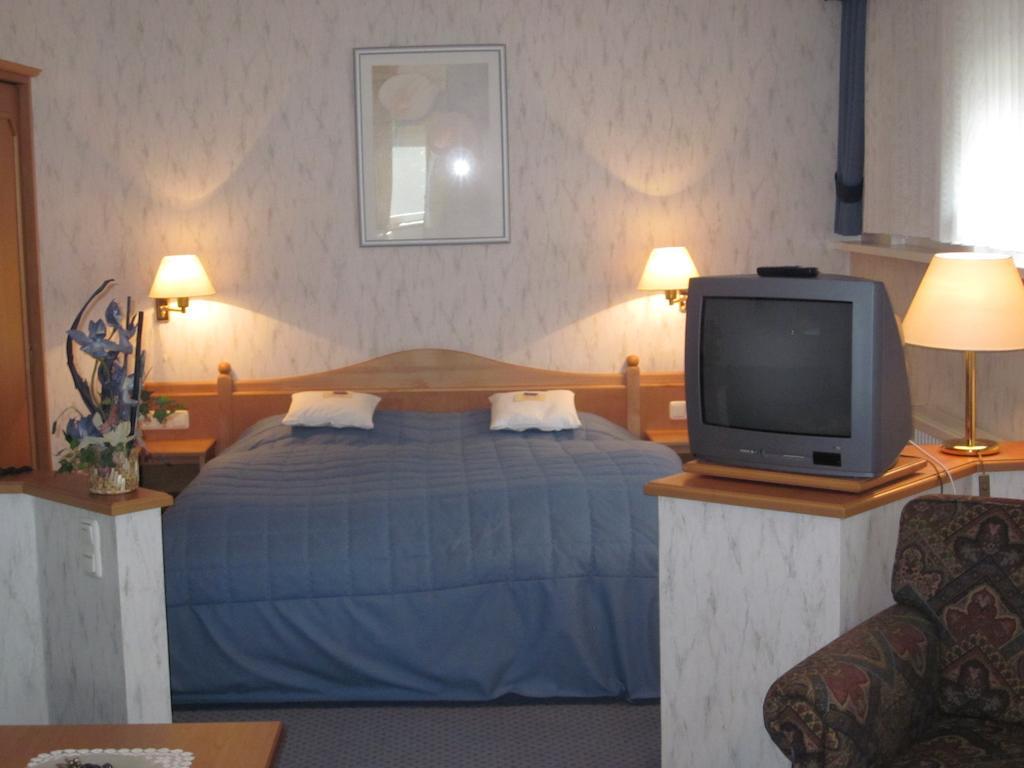 Gasthof Rodachtal Mit Gaestehaus Katharina Schwarzenbach am Wald Chambre photo